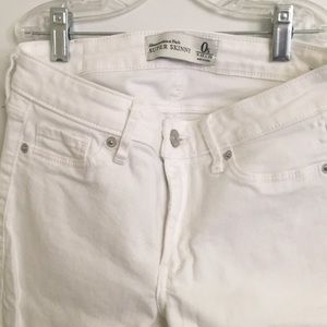 NEW Abercrombie & Fitch White Super Skinny Jeans